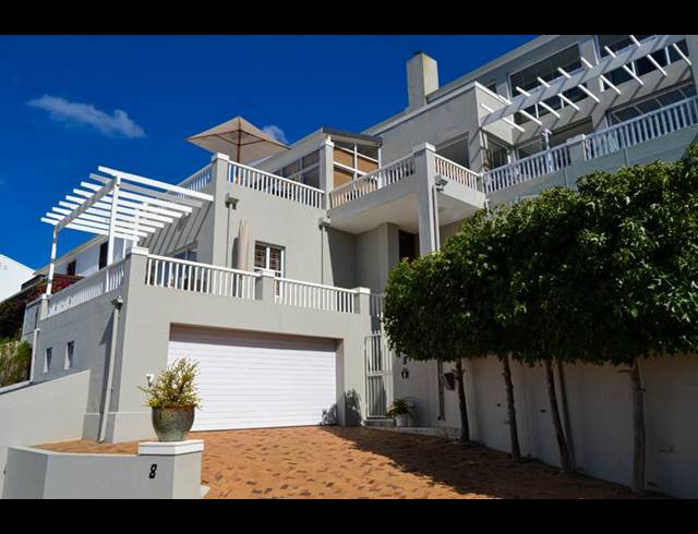 4 BEDROOM HOUSE FOR SALE IN SIMONSTOWN